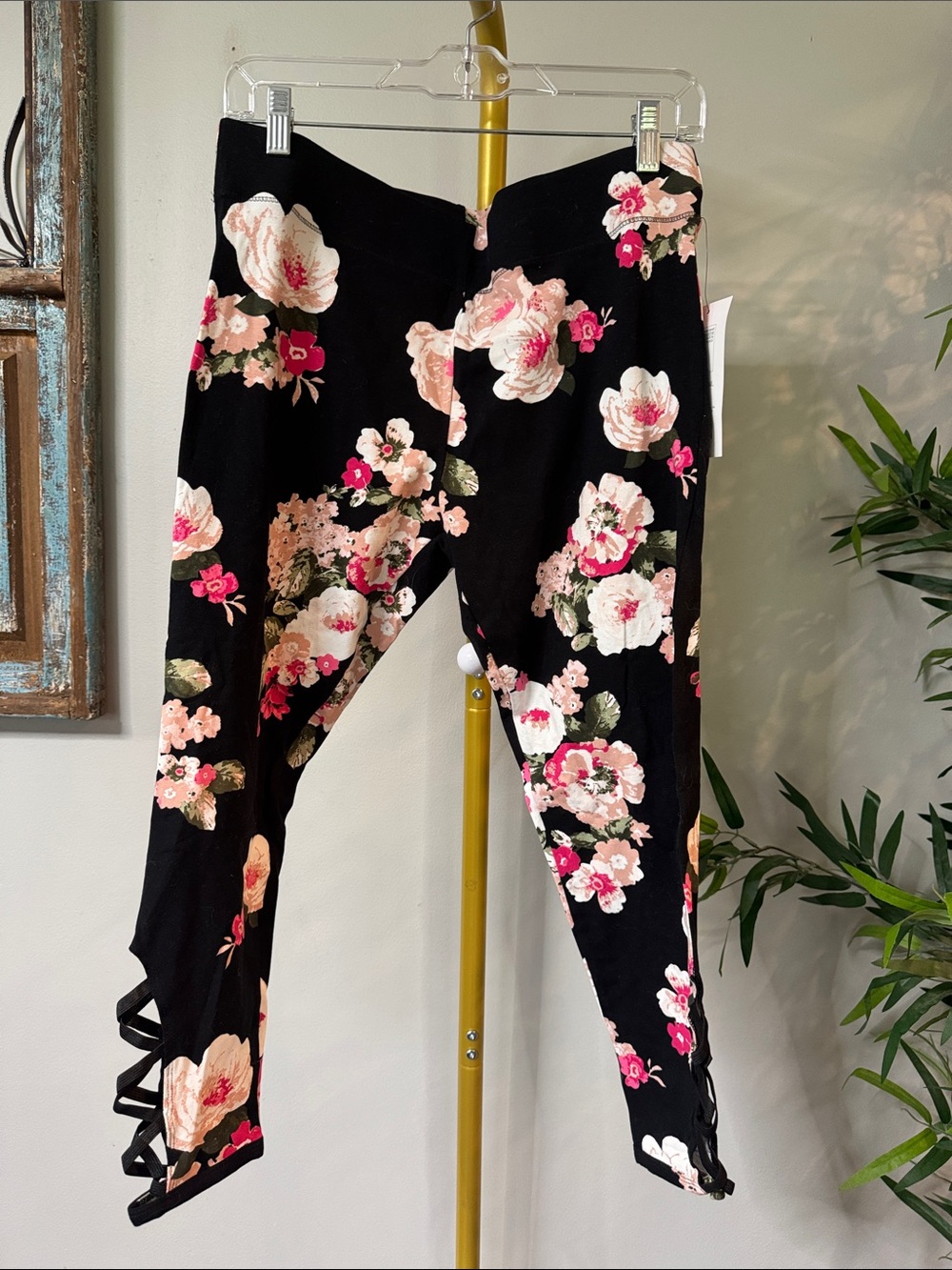 Mix It Black Floral Skinny Ankle Pants with Pink & Cream Blooms NWT L